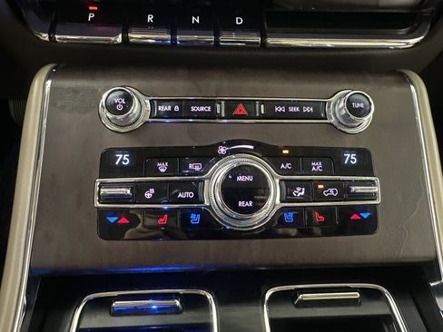 Used 2020 Lincoln Aviator Reserve w/ Equipment Group 202A image 19