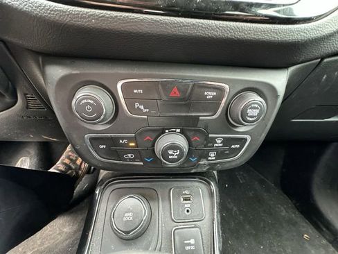 Used 2018 Jeep Compass Limited w/ Navigation Group image 19