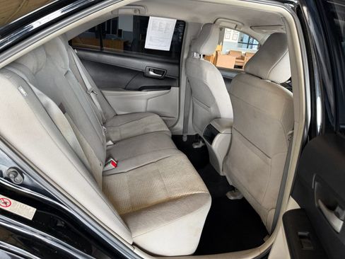 Used 2013 Toyota Camry LE FWD image 12