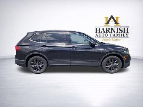 Used 2023 Volkswagen Tiguan SE w/ Panoramic Sunroof Package AWD/4WD image 8