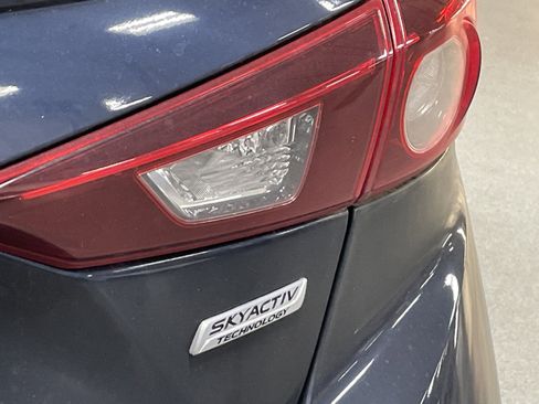 Used 2018 MAZDA MAZDA3 Touring image 9