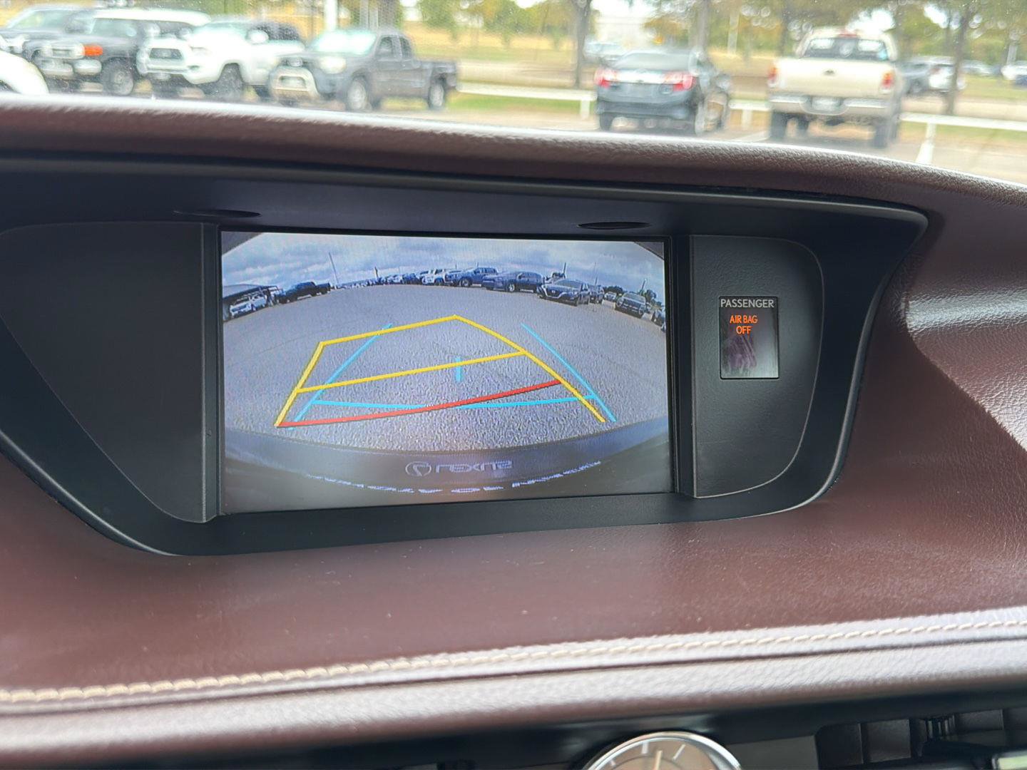 Used 2016 Lexus ES 350 w/ Luxury Package w/Wood Trim FWD image 25