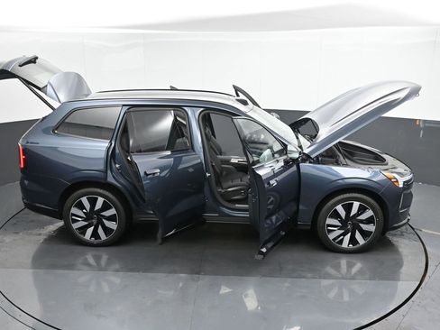 New 2025 Volvo EX90 Ultra image 42