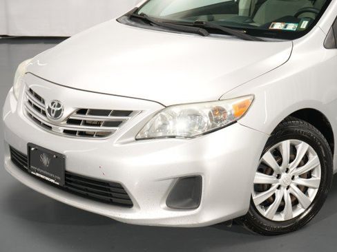 Used 2013 Toyota Corolla LE FWD image 5