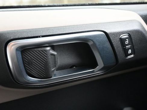 Used 2023 Ford Bronco Wildtrak image 39