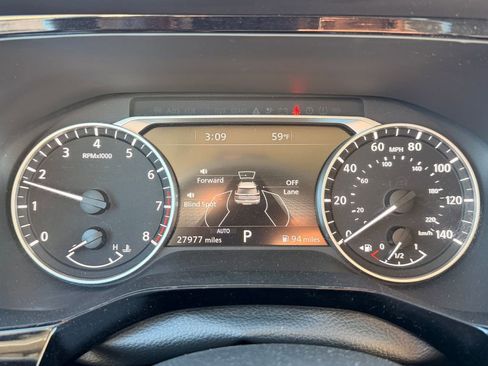 Used 2023 Nissan Pathfinder SL w/ Lighting Package (N92) image 28