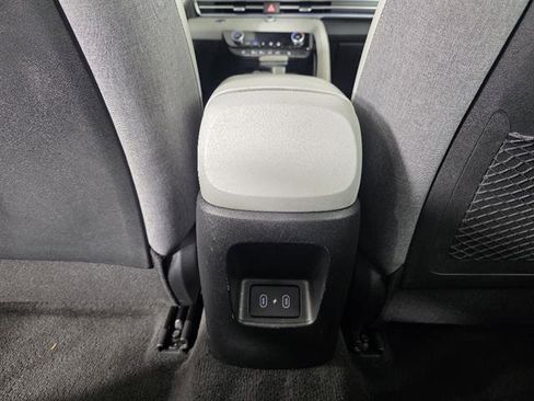 Used 2024 Hyundai Elantra Limited FWD image 41