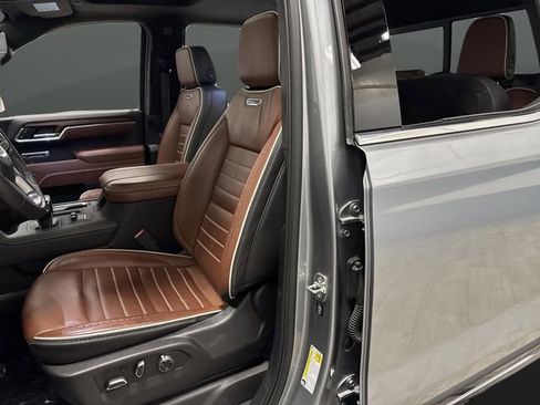 Used 2025 GMC Sierra 1500 Denali Ultimate image 4