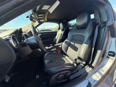 Used 2010 Nissan 370Z Touring w/ Sport Pkg RWD image 9