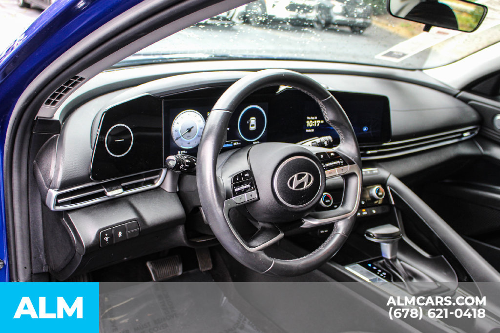 Used 2025 Hyundai Elantra SEL FWD image 20