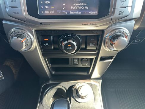 Used 2019 Toyota 4Runner SR5 Premium AWD/4WD image 17