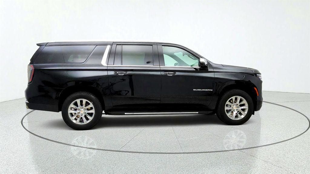 Used 2026 Chevrolet Suburban Premier AWD/4WD image 4