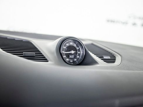 Used 2024 Porsche Cayenne Coupe image 39