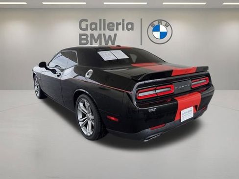 Used 2022 Dodge Challenger R/T RWD image 9