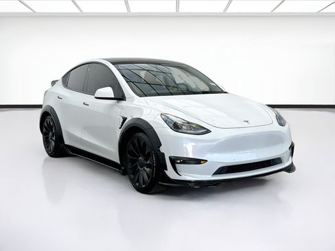 Used 2023 Tesla Model Y Performance AWD/4WD image 3
