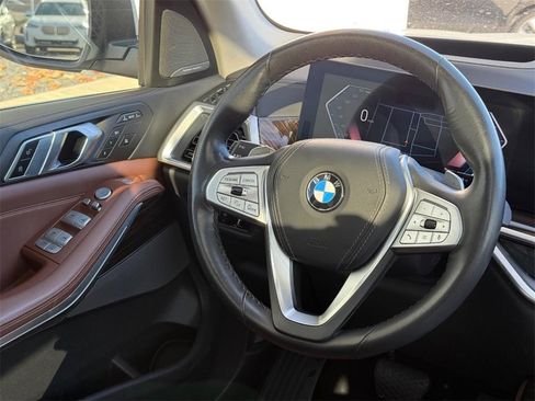 Used 2023 BMW X7 xDrive40i w/ Premium Package image 14