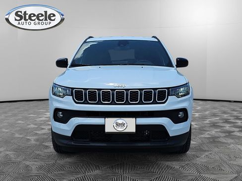New 2025 Jeep Compass Latitude image 8