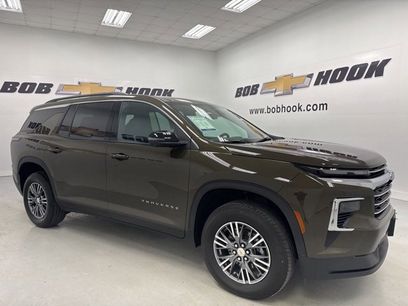 Used 2024 Chevrolet Traverse LT w/ Trailering Package