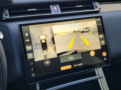 Certified 2026 Land Rover Range Rover Velar Dynamic SE image 19