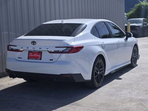 Used 2026 Toyota Camry SE w/ Convenience Package FWD image 10