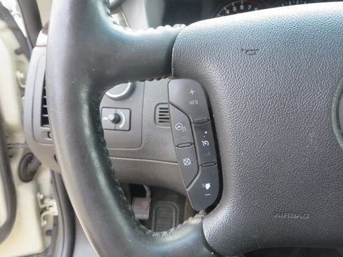 Used 2010 Cadillac DTS Luxury FWD image 16