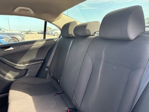 Used 2015 Volkswagen Jetta S image 11