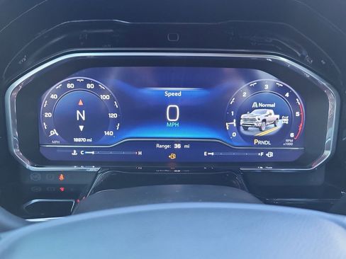 Used 2024 Chevrolet Silverado 2500 LT w/ Convenience Package image 17