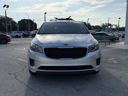 Used 2016 Kia Sedona LX w/ LX Convenience Package FWD image 2