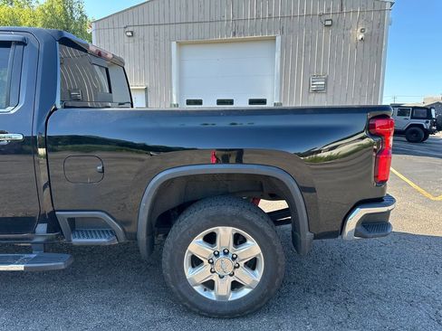 Used 2020 Chevrolet Silverado 2500 LTZ w/ LTZ Plus Package AWD/4WD image 17