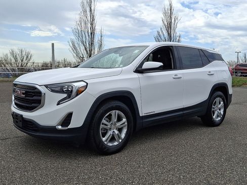 Used 2020 GMC Terrain SLE AWD/4WD image 2