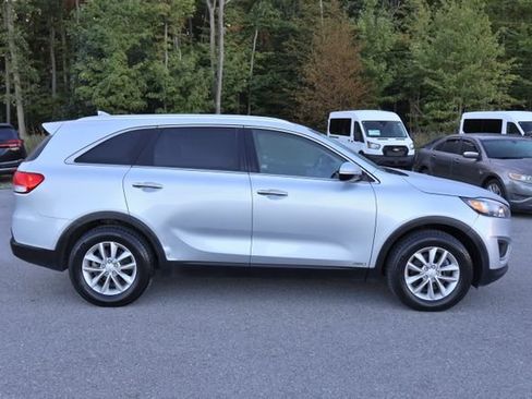 Used 2018 Kia Sorento AWD image 7