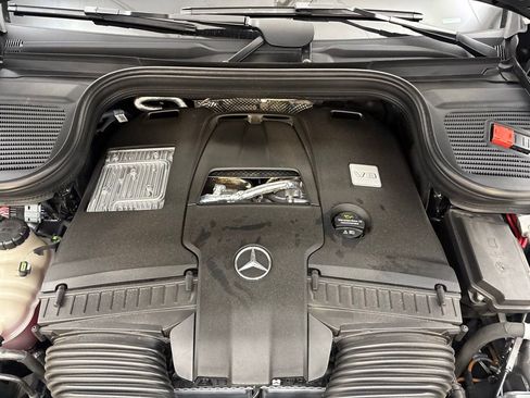 Used 2025 Mercedes-Benz GLS 580 4MATIC image 66