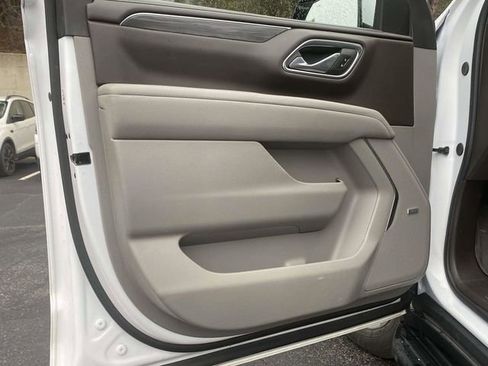 Used 2023 GMC Yukon SLT w/ SLT Luxury Package image 21