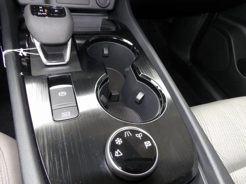 New 2025 Nissan Rogue SV image 20