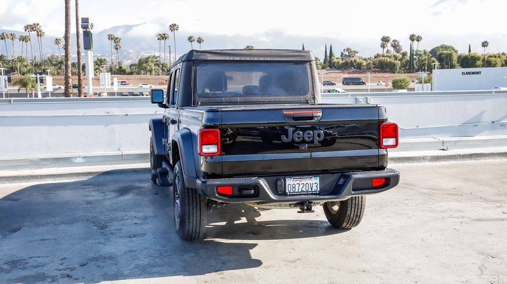 Used 2021 Jeep Gladiator Sport AWD/4WD image 7