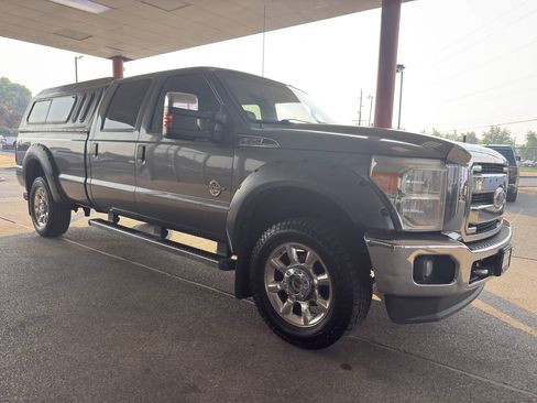 Used 2011 Ford F350 Lariat w/ Lariat Ultimate Pkg AWD/4WD image 2