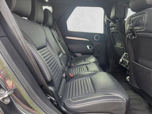 Used 2023 Land Rover Discovery S R-Dynamic image 21