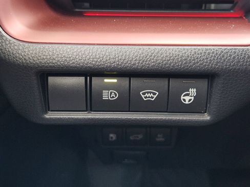 Used 2025 Toyota Prius Plug-In Hybrid image 26