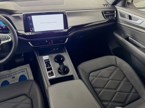 Used 2024 Volkswagen Atlas Cross Sport SE image 29