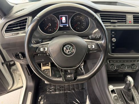 Used 2020 Volkswagen Tiguan SE R-Line FWD image 26