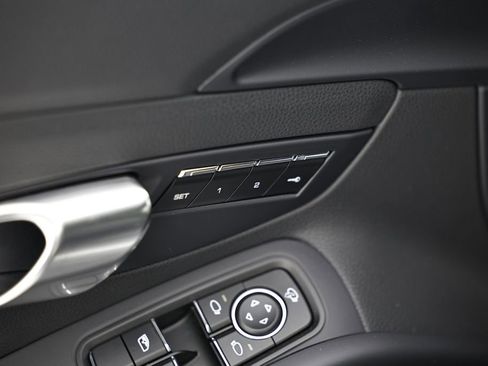 Certified 2025 Porsche 718 Cayman RWD image 19