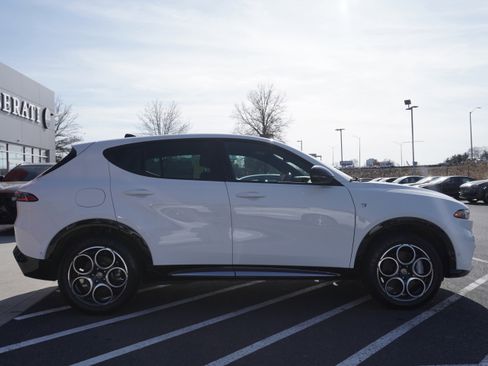 Used 2024 Alfa Romeo Tonale Ti image 6