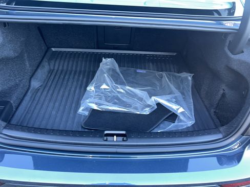 Used 2024 Volvo S60 B5 Ultimate w/ Climate Package image 17