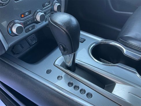 Used 2018 Nissan Pathfinder SL image 38