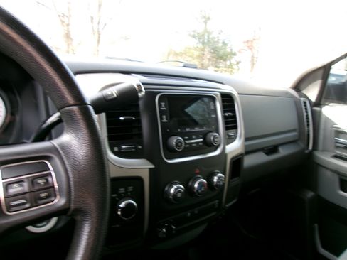 Used 2013 RAM 2500 SLT image 13