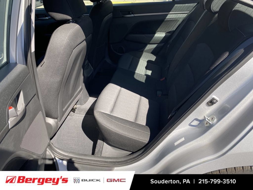 Used 2017 Hyundai Elantra Value Edition FWD image 6
