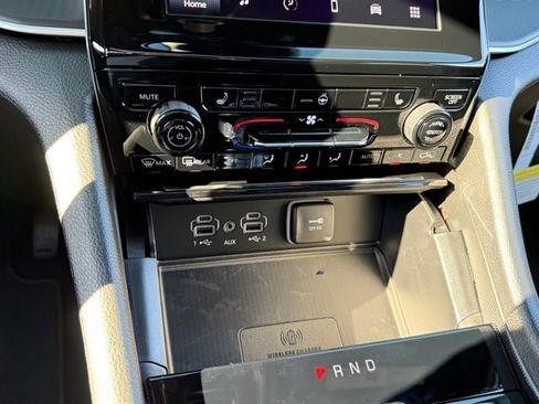 New 2025 Jeep Grand Cherokee Altitude image 21