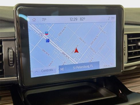 Used 2022 Ford Explorer Limited w/ Equipment Group 301A RWD image 15
