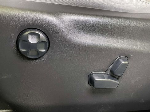 Used 2018 Jeep Grand Cherokee Limited image 17