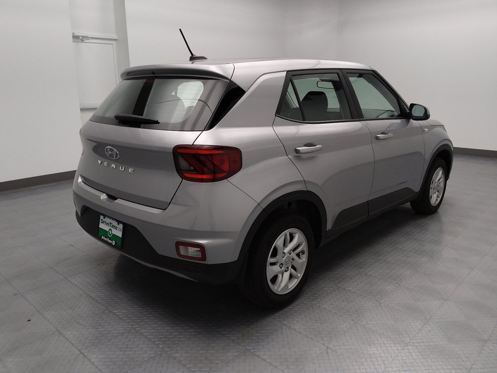 Used 2025 Hyundai Venue SE FWD image 9
